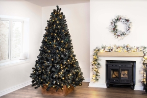 How to Decorate Your Fireplace at Christmas