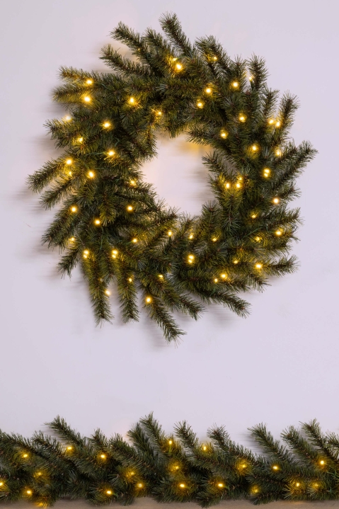 The 60cm Battery Pre-lit Matterhorn Pine Wreath