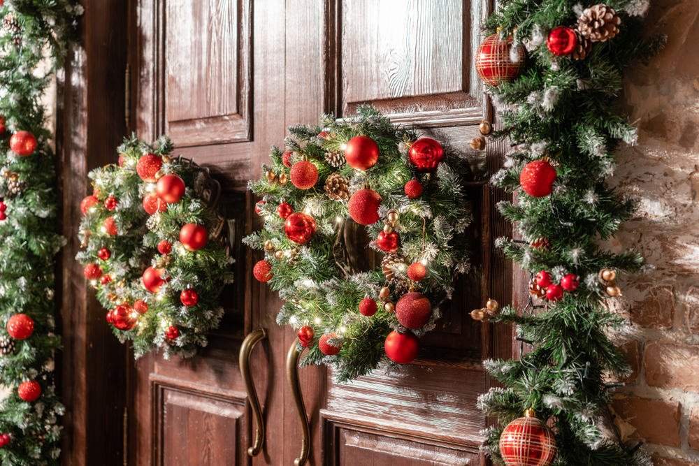 Decorating a Plain Christmas Wreath: Top Tips and Ideas